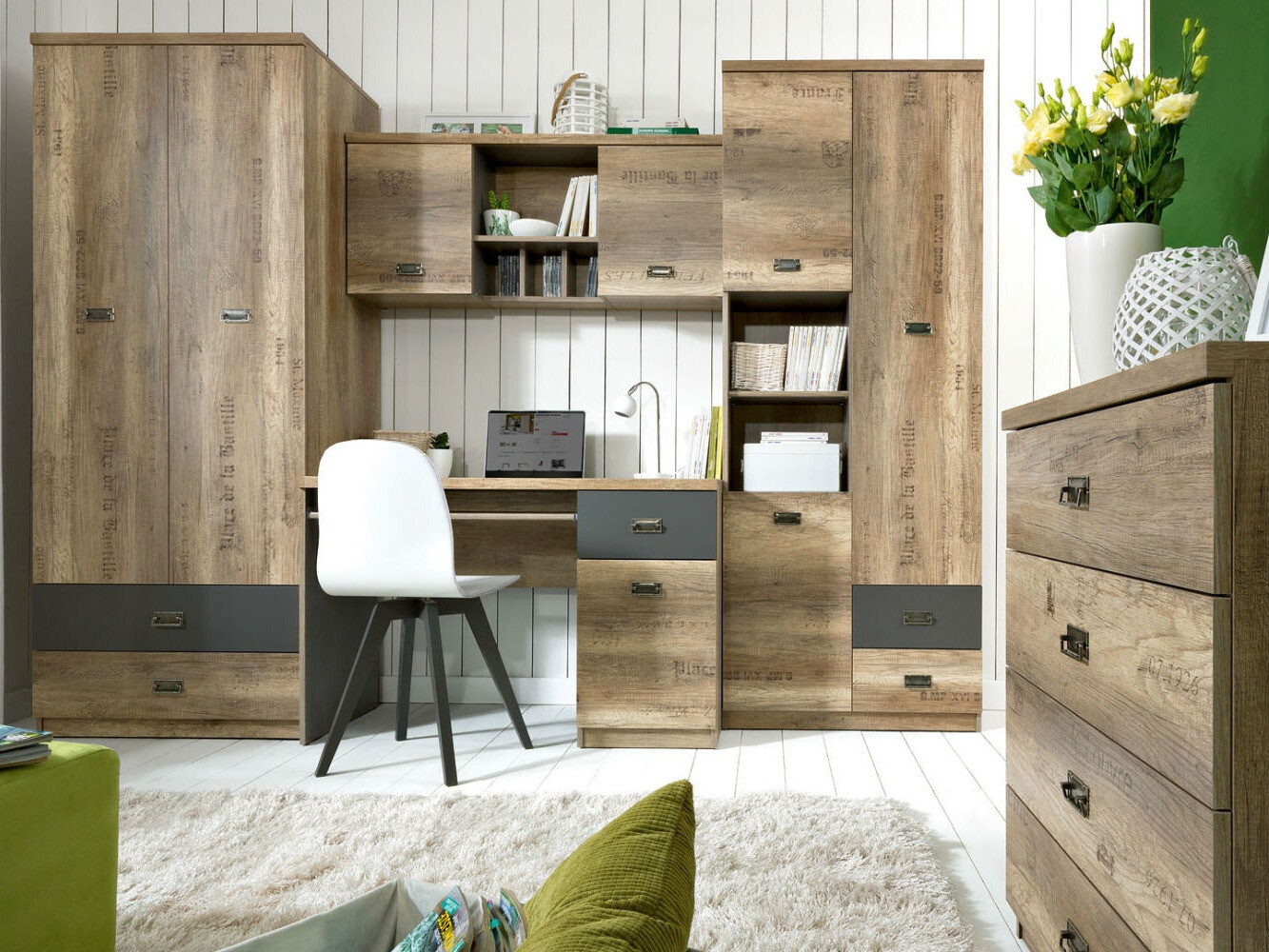 Kledingkast Odeveni 103