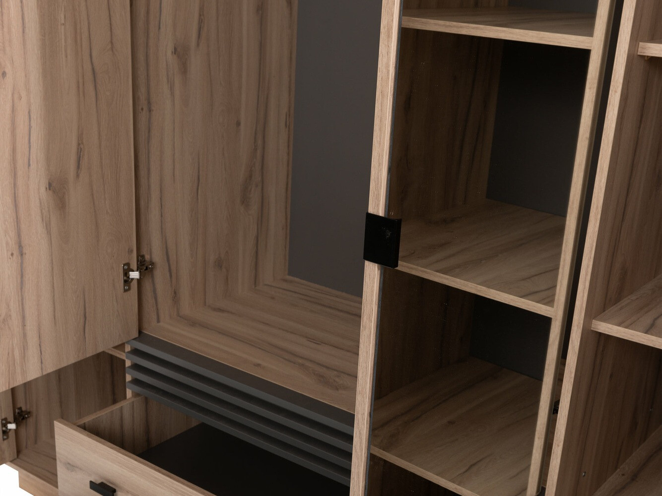 Kledingkast Livlevo 116